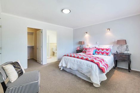 Photo of property in 1 Rutgers Place, Albany, Auckland, 0632