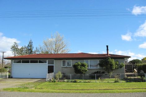 Photo of property in 5 Charles Street, Takapau, 4203