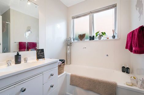 Photo of property in 360 Main Road, Huapai, Kumeu, 0810