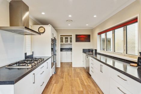 Photo of property in 36 Pharazyn Avenue, Waikanae Beach, Waikanae, 5036