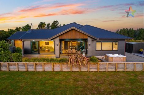 Photo of property in 13 Mount Marua Way, Timberlea, Upper Hutt, 5018