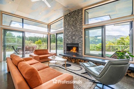 Photo of property in 12 Mount Marua Way, Timberlea, Upper Hutt, 5018