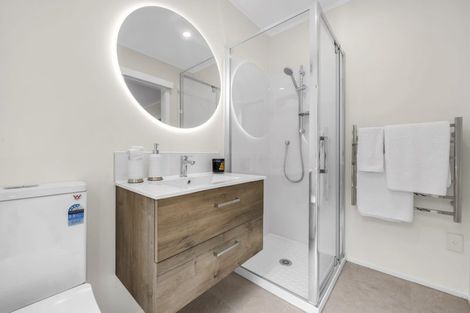 Photo of property in 24a Bert Wilson Place, Cockle Bay, Auckland, 2014