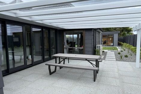 Photo of property in 87 Golf Road, Paraparaumu Beach, Paraparaumu, 5032