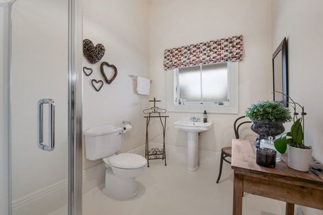 Photo of property in 14 Nelson Street, Helensville, 0800