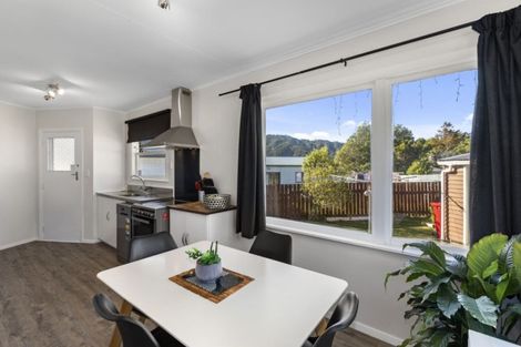 Photo of property in 204 Wellington Road, Wainuiomata, Lower Hutt, 5014