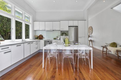 Photo of property in 5a Fortunatus Street, Brooklyn, Wellington, 6021