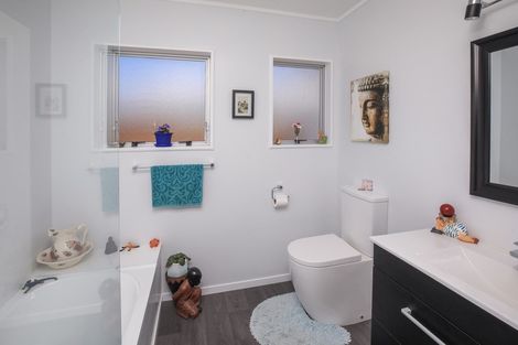 Photo of property in 53 Crawshaw Drive, Nawton, Hamilton, 3200