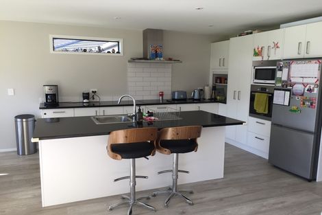 Photo of property in 17 Kahika Grove, Huapai, Kumeu, 0810
