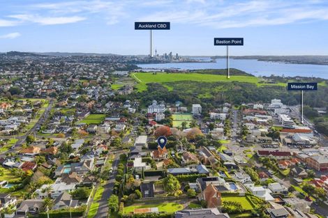 Photo of property in 10 Ronaki Road, Mission Bay, Auckland, 1071