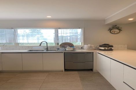Photo of property in 15 Vermeer Place, West Harbour, Auckland, 0618