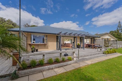 Photo of property in 136 Waimaire Avenue, Matarangi, Whitianga, 3592