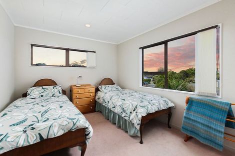 Photo of property in 16 Pohutukawa Drive, Athenree, Katikati, 3177