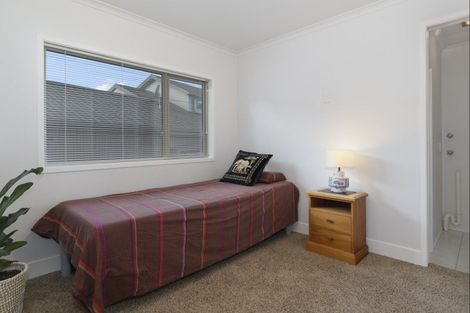 Photo of property in 69 Omokoroa Road, Omokoroa, 3114