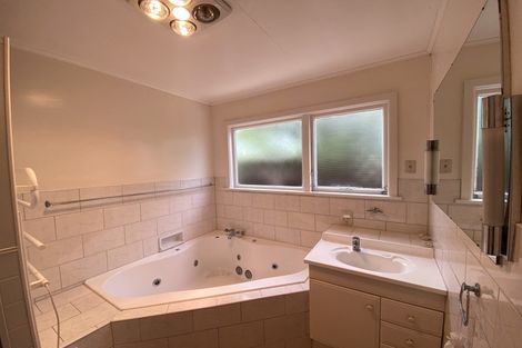 Photo of property in 276 Yaldhurst Road, Avonhead, Christchurch, 8042