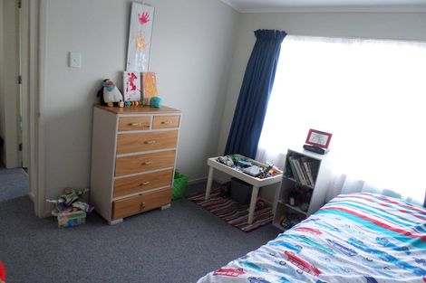 Photo of property in 3/49 Apu Crescent, Lyall Bay, Wellington, 6022