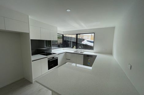 Photo of property in 8/101 Hobsonville Road, West Harbour, Auckland, 0618