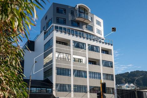 Photo of property in Endeavour Apartments, 10/125 Thorndon Quay, Pipitea, Wellington, 6011