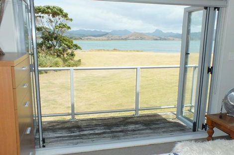 Photo of property in 124 Ti Kouka Crescent, Matarangi, Whitianga, 3592