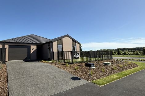 Photo of property in 2 Paradise Way, Halswell, 8025