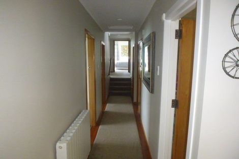 Photo of property in 124 Nevay Road, Karaka Bays, Wellington, 6022