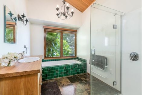 Photo of property in 14c Moffat Road, Red Beach, 0932