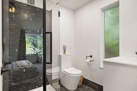 Photo of property in 12 Mackinnon Terrace, Sunshine Bay, Queenstown, 9300