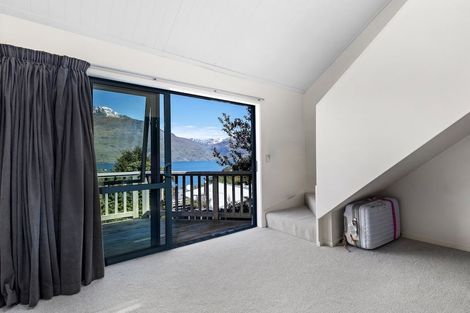 Photo of property in 5 Williams Street, Sunshine Bay, Queenstown, 9300
