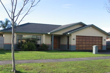 Photo of property in 5 Nier Place, East Tamaki Heights, Auckland, 2016