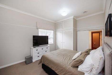 Photo of property in 24 Oxford Street, Hokowhitu, Palmerston North, 4410