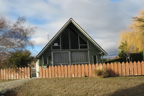 Photo of property in 19 Manuka Crescent, Wanaka, 9305