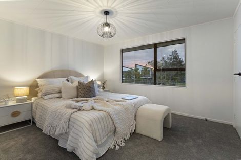 Photo of property in 6 Crosby Road, West Harbour, Auckland, 0618