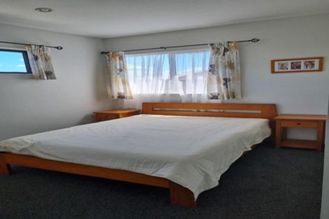 Photo of property in 96 Mcleod Road, Te Atatu South, Auckland, 0610