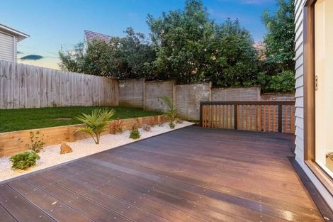 Photo of property in 45a Forrest Hill Road, Milford, Auckland, 0620