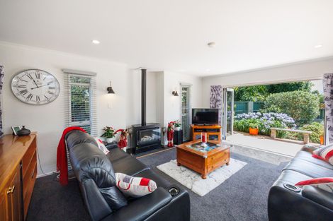Photo of property in 23 Chilton Grove, Hokowhitu, Palmerston North, 4410