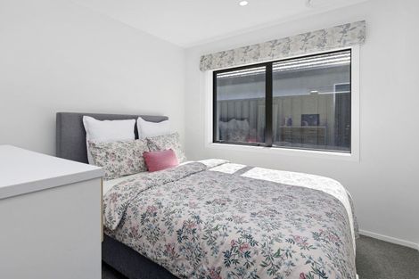 Photo of property in 21 Thornbury Lane, Timberlea, Upper Hutt, 5018