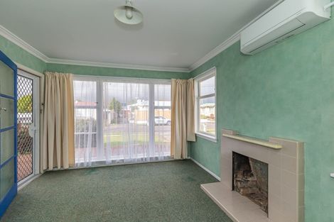 Photo of property in 17 Karaka Crescent, Levin, 5510