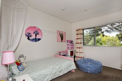 Photo of property in 21 Chamari Close, Titirangi, Auckland, 0604