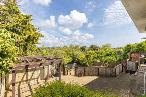 Photo of property in 17 Longview Drive, Merrilands, New Plymouth, 4312