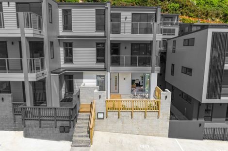 Photo of property in 2/67 Tiketike Way, Brooklyn, Wellington, 6021