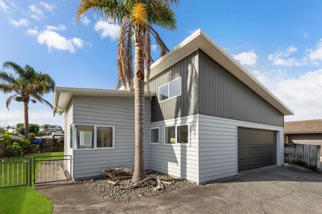 Photo of property in 13 Evans Road, Papamoa Beach, Papamoa, 3118