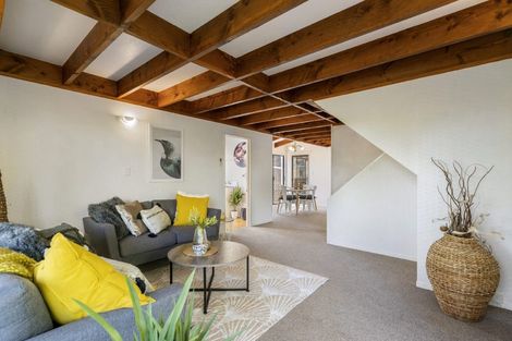 Photo of property in 5/8 West Lynn Road, Titirangi, Auckland, 0604