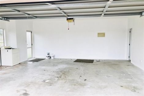 Photo of property in 99 Unsworth Drive, Unsworth Heights, Auckland, 0632