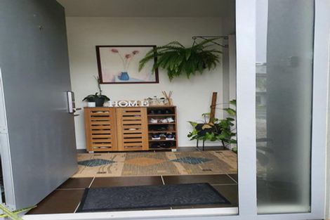 Photo of property in 3 Keating Rise, Northcross, Auckland, 0632