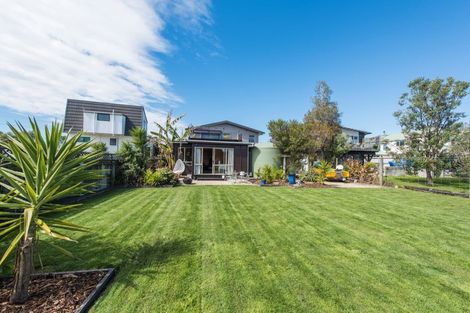 Photo of property in 10 Cliff Road, Tasman, Upper Moutere, 7173