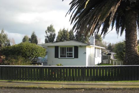 Photo of property in 83 Victoria Street, Carterton, 5713