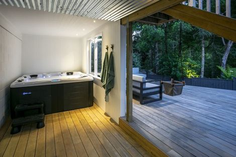 Photo of property in 69 Park Hill Road, Birkenhead, Auckland, 0626