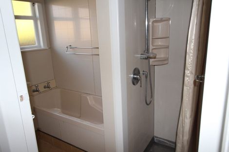 Photo of property in 3 Kent Crescent, Awapuni, Palmerston North, 4412