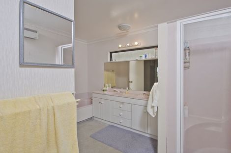 Photo of property in 450a Oceanbeach Road, Mount Maunganui, 3116