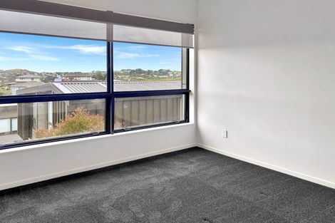 Photo of property in 62 Spenmoor Street, Newlands, Wellington, 6037